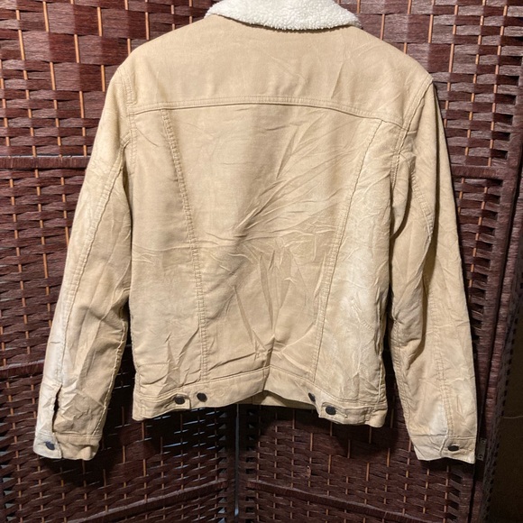 Levi’s corduroy sherpa trucker jacket - Picture 5 of 9